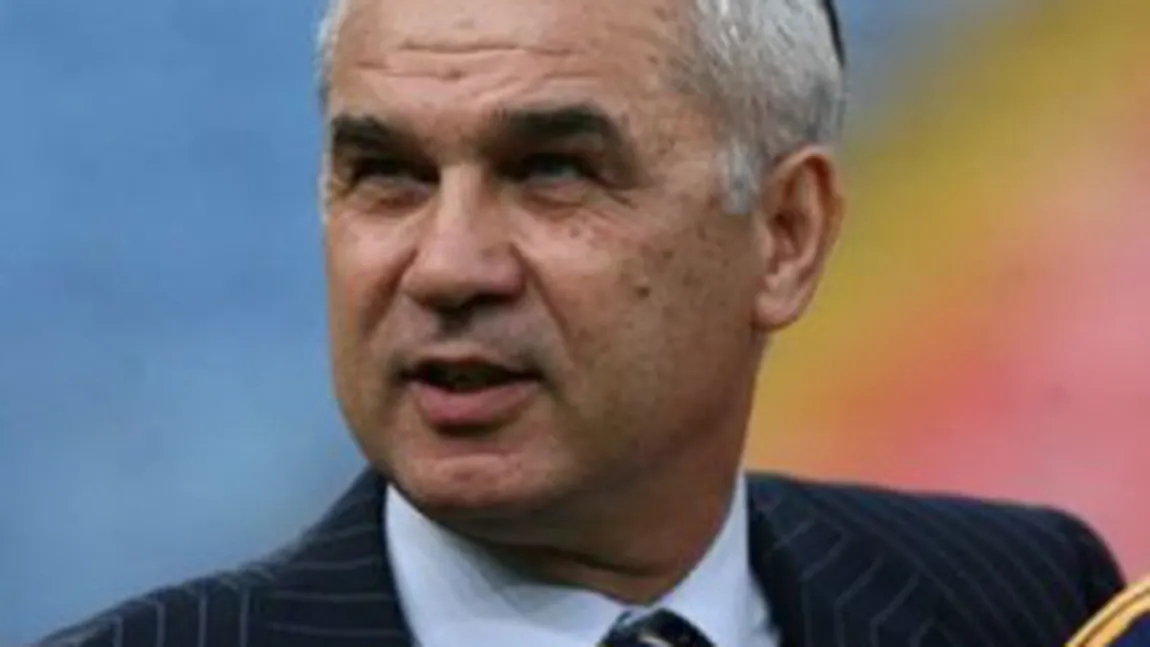 Anghel Iordănescu, pe primul loc în topul senatorilor cu cele mai puţine luări de cuvânt în plen