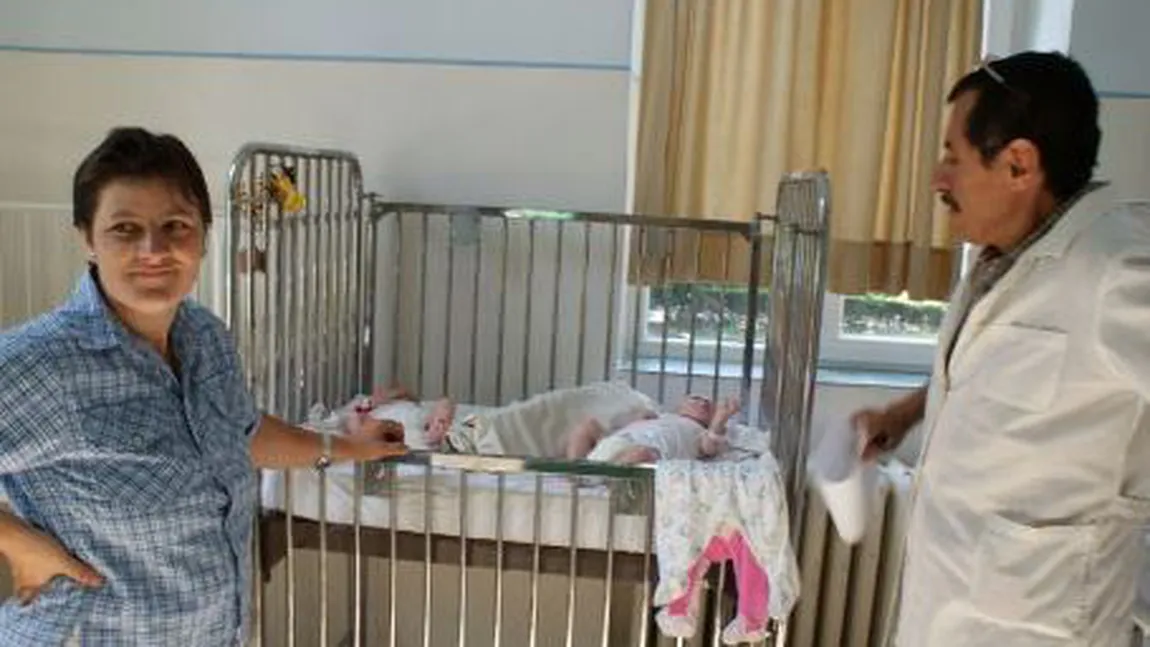 Mor copiii în spitalele româneşti dacă nu dai şpagă?