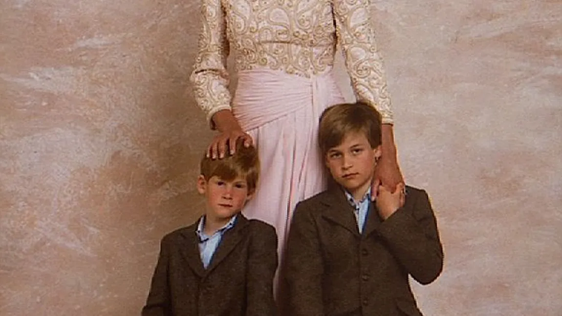 Imagine INEDITĂ cu prinţesa Diana şi fii săi. Îi recunoşti pe William şi Harry?