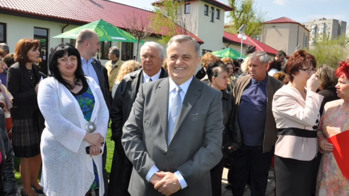 Primarul Onţanu a inaugurat cel mai mare centru multifuncţional de servicii sociale şi educative