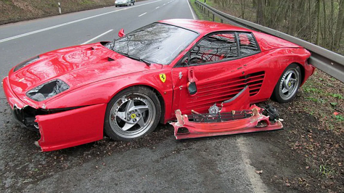 Un neamţ şi-a făcut Ferrari-ul praf din cauza unui arici