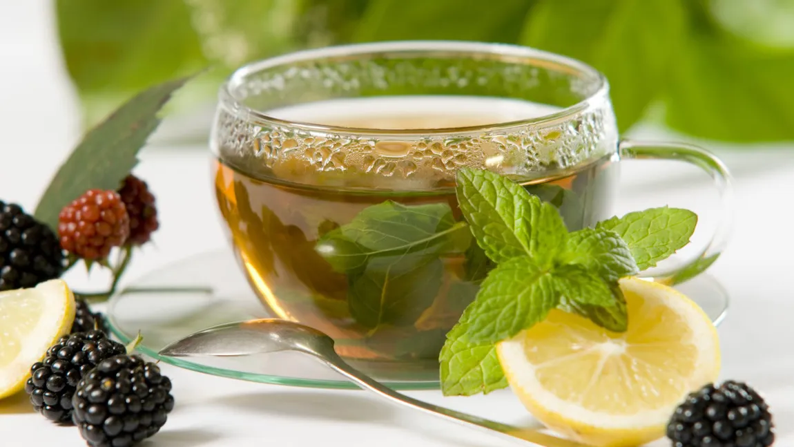 Ceaiul verde, cea mai consumată băutură din lume, alături de apă. Află ce preferă românii