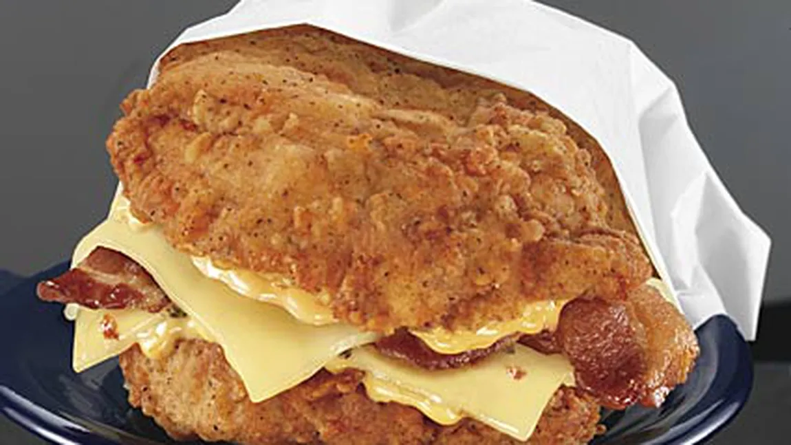Angajat KFC, concediat că  a refuzat să vândă carne putrezită