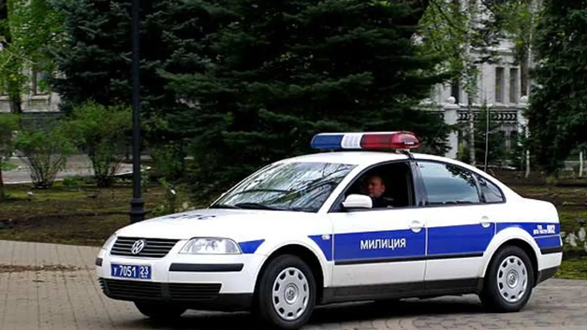 Un rus oprit în trafic pentru că era beat a reuşit să fugă cu maşina poliţiei