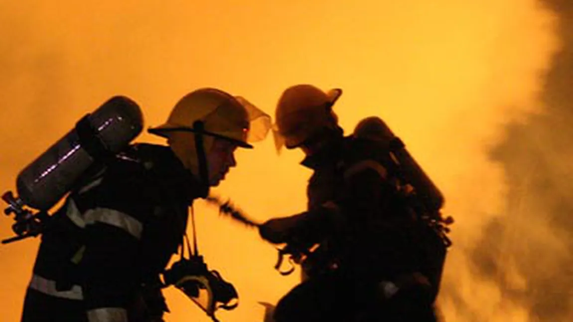 Incendiu în cartierul Pantelimon, din Capitală, în casa unei persoane imobilizate