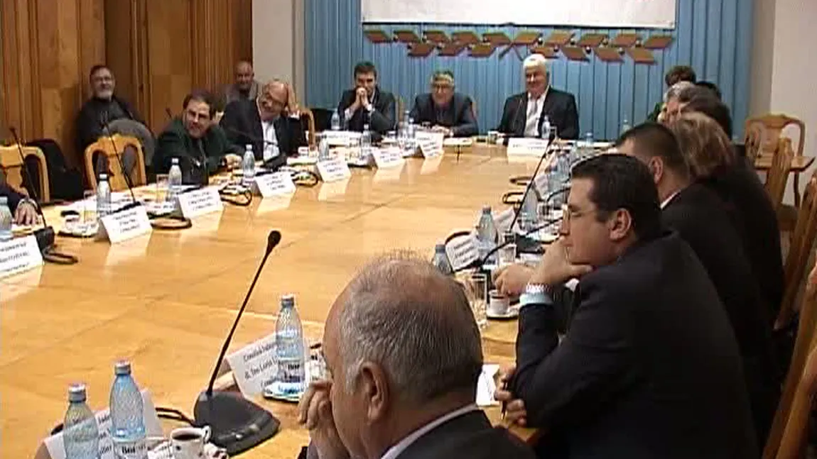 Concurs de bancuri în şedinţa Consiliului Judeţean, la Iaşi VIDEO
