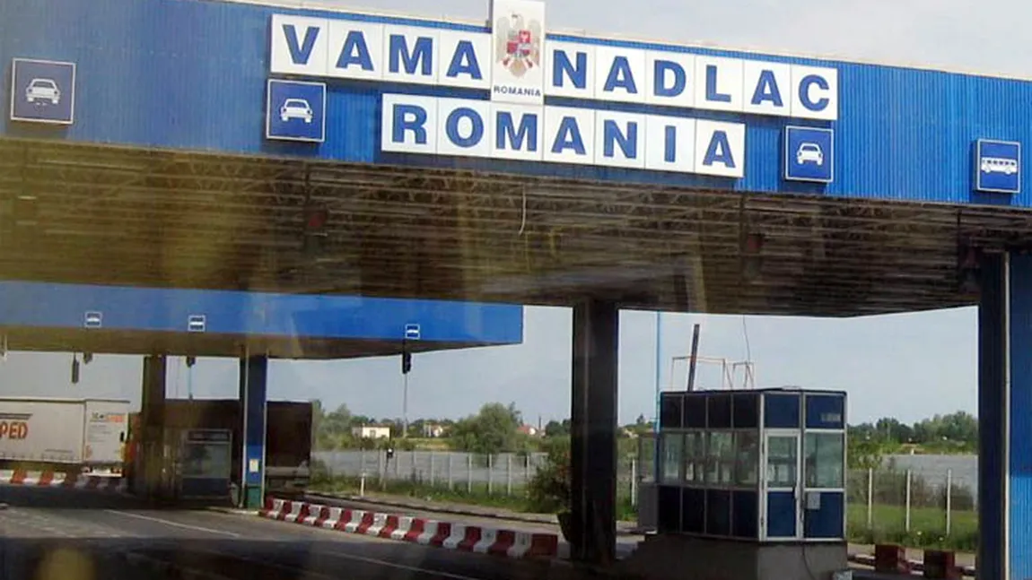 Două transporturi de încălţăminte şi îmbrăcăminte, confiscate în Vama Nădlac