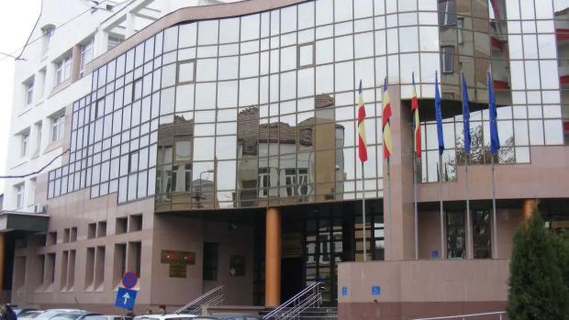Un inspector fiscal a cerut şpagă un apartament pentru returnare de TVA