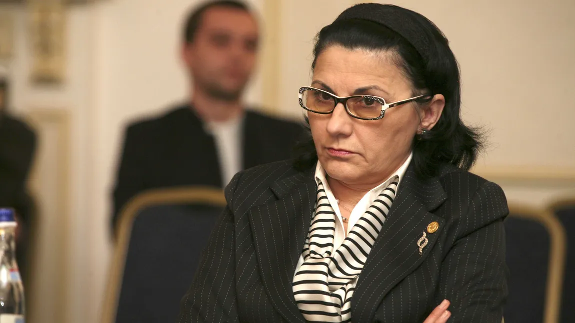 Ecaterina Andronescu: Nu merg la minister pentru cutremure în învăţământ