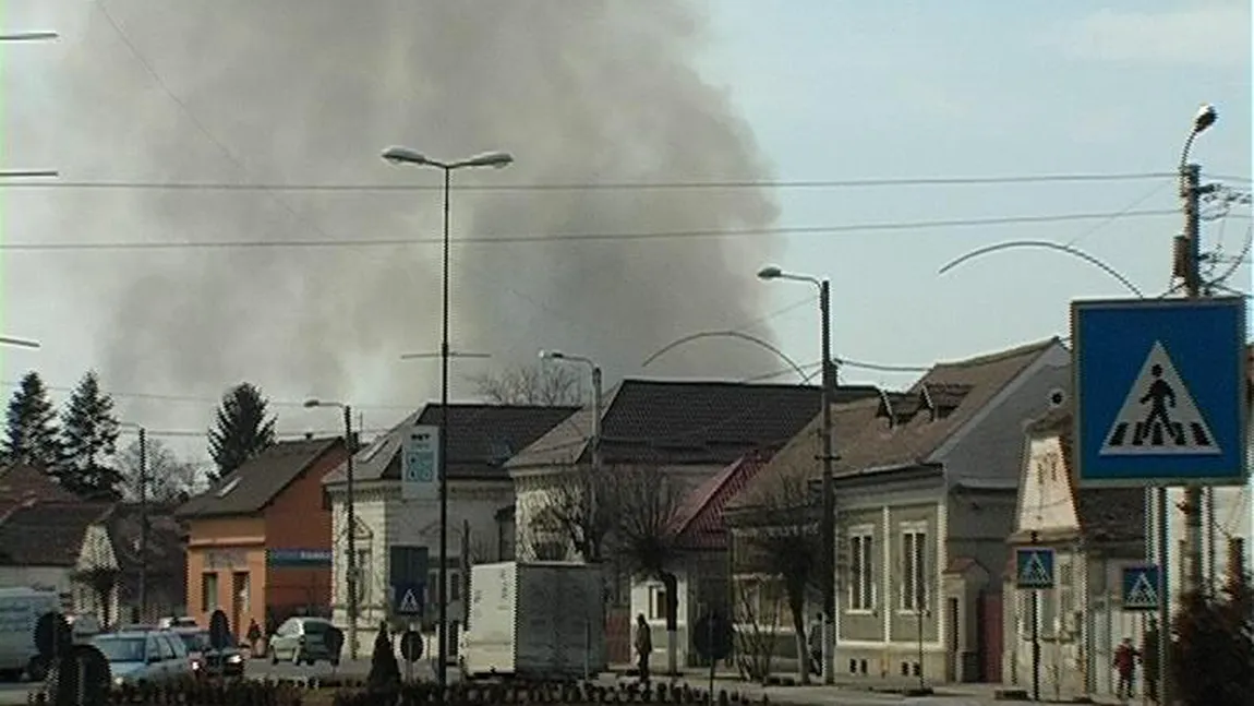 Doi copii de 11 şi 14 ani, cercetaţi de poliţişti după ce au incendiat mai multe gospodării