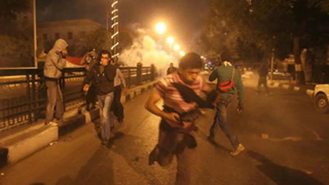 Violenţe la Cairo: Cel puţin două persoane au murit şi alte 300 sunt rănite VIDEO