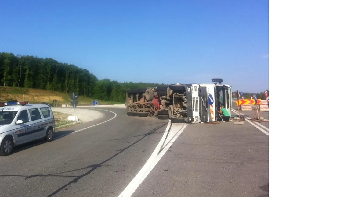 O cisternă s-a răsturnat pe centrura oraşului Cluj-Napoca VIDEO