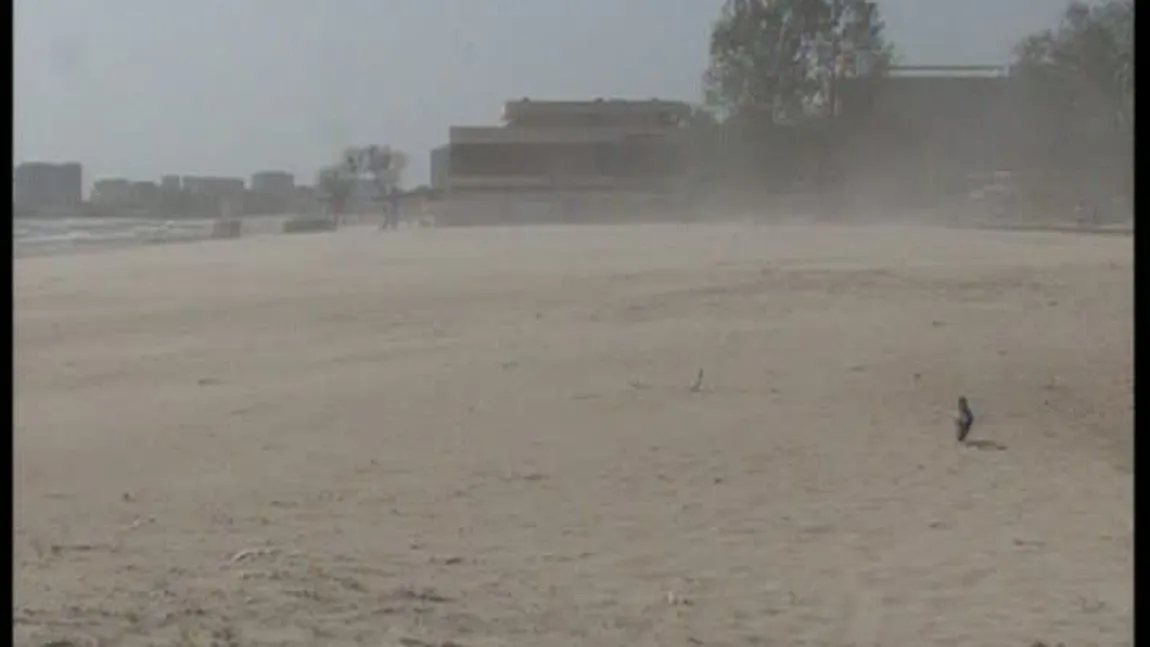 Furtună de nisip pe litoralul Mării Negre VIDEO
