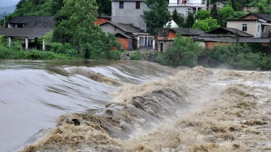 China se confruntă cu inundaţii masive VIDEO