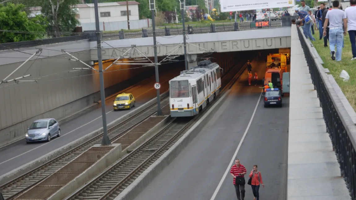 PRIMELE IMAGINI de la accidentul de tramvai din Pasajul Lujerului