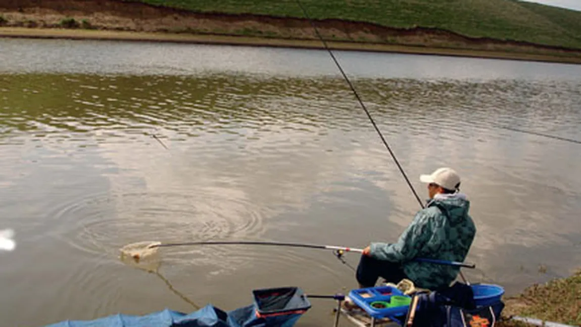 Pescuitul în Delta Dunării ar putea fi permis cu maximum trei undiţe sau cu trei lansete