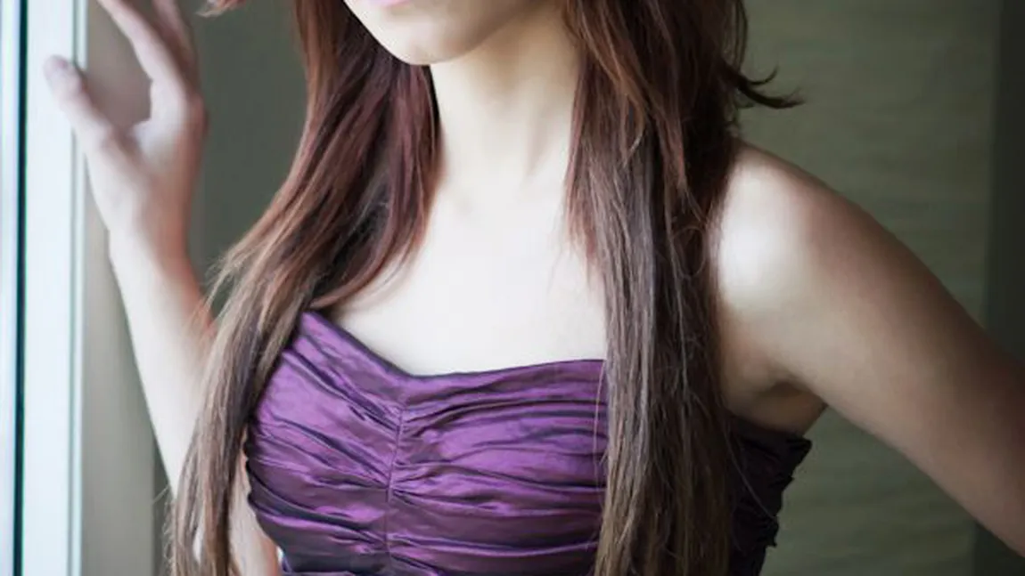 O adolescentă stabilită în Canada reprezintă România la Miss Teen 2012 FOTO