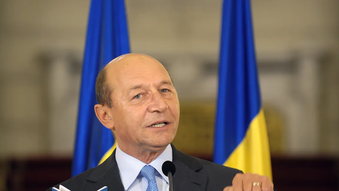 Băsescu: Mă tem că intrăm într-o zonă de derapaj de la democraţie
