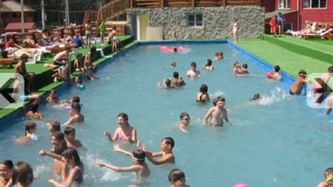 Baia în piscină, PERICOL pentru sănătate. Vezi de ce INFECŢII să te fereşti