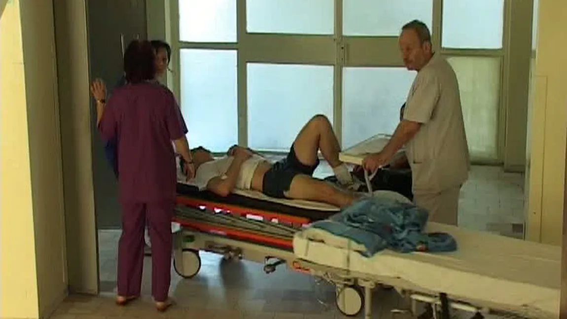 TERIBILISM la şcoală. A vrut să-şi impresioneze colegii şi a căzut de la etaj VIDEO