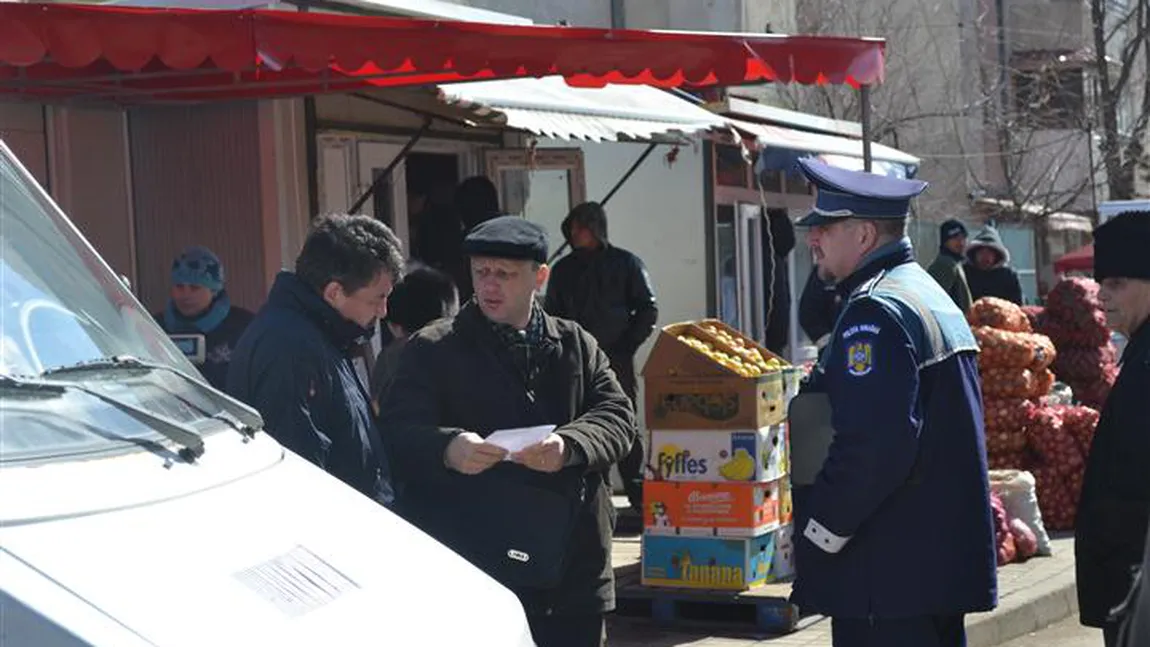Prahova:Cinci tone de legume şi fructe comercializate ilegal, găsite în urma descinderilor din piaţă