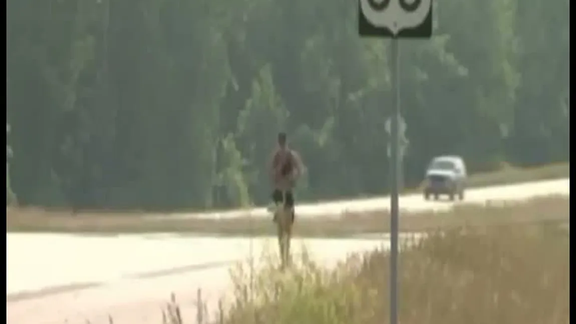 O tânără aleargă desculţă prin SUA pentru o cauză nobilă VIDEO