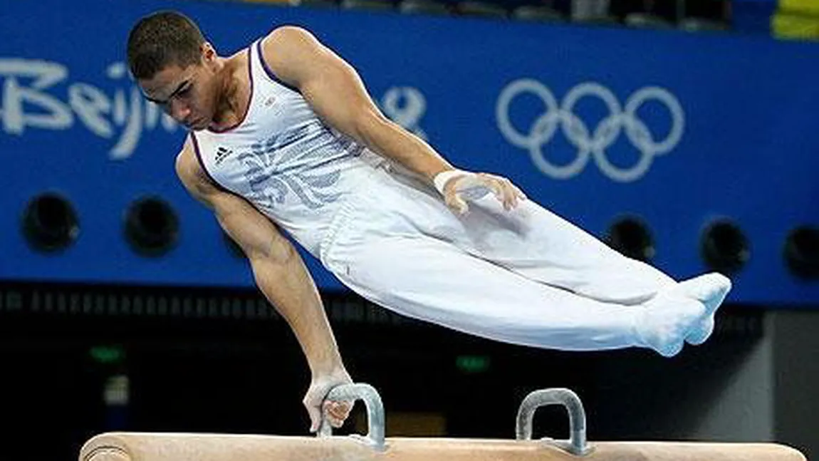 Gimnast de Olimpiadă, NUD pentru alţi bărbaţi FOTO