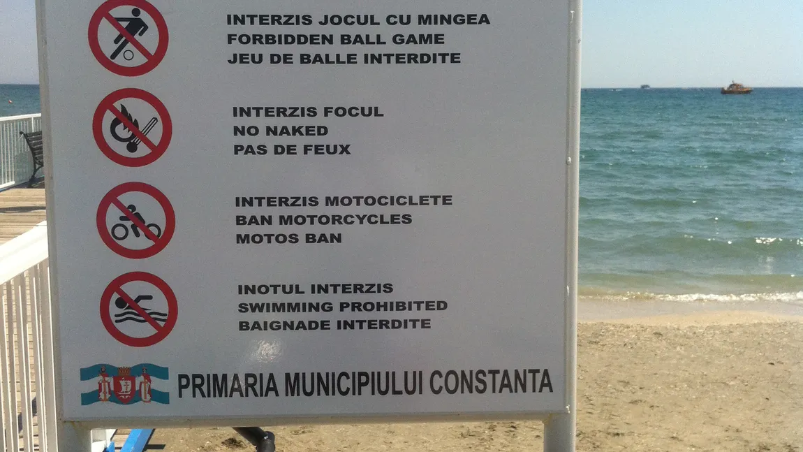 Turnul Babel la pasarela din Mamaia. Traduceri greşite ale mesajelor de avertizare