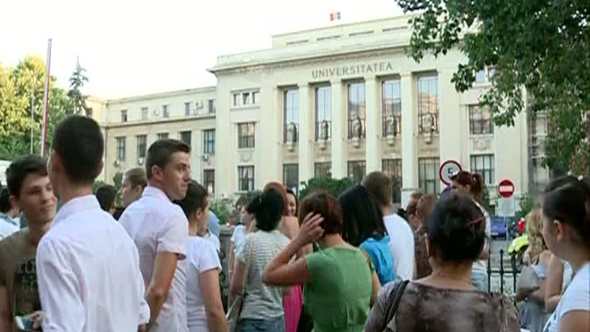 Aglomeraţie la Facultatea de Drept din Bucureşti: Peste cinci candidaţi pe un loc