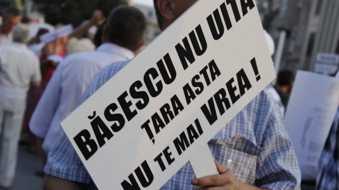 50 de sibieni au protestat împotriva lui Traian Băsescu