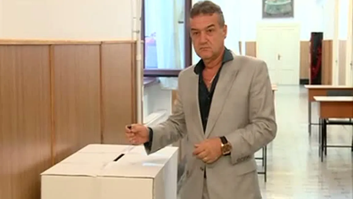 REFERENDUM 2012: Gigi Becali, primul politician la vot VIDEO