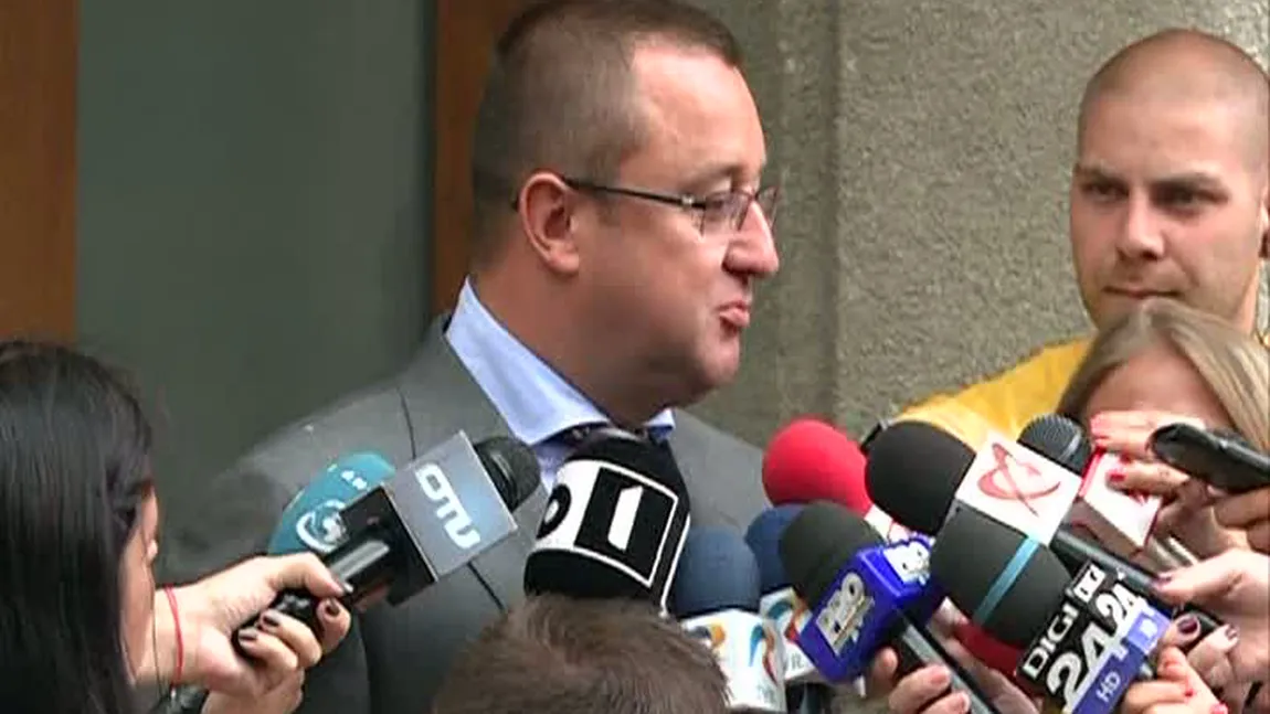 Sorin Blejnar a primit interdicţie de a părăsi ţara