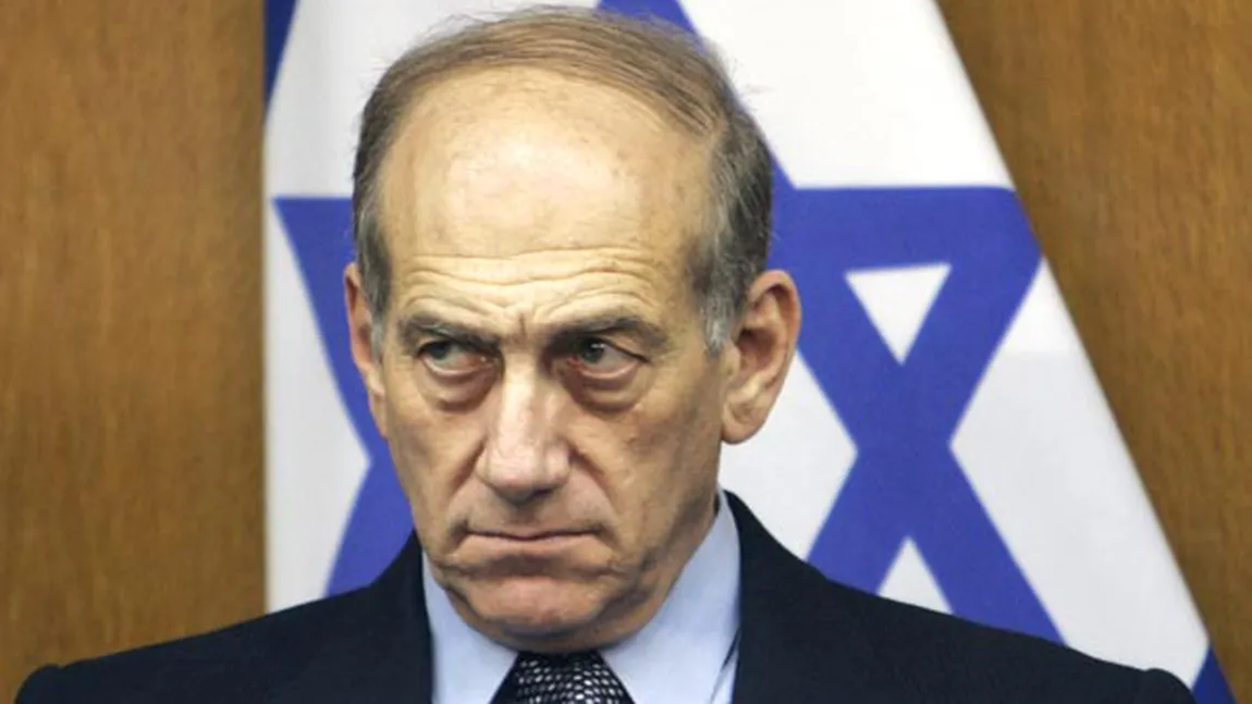 Fostul premier israelian Ehud Olmert, achitat în două dosare de corupţie