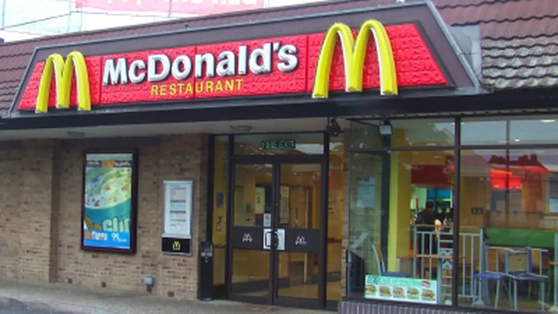 Angajaţii McDonald's au continuat să servească mâncare deşi un client tocmai murise în restaurant