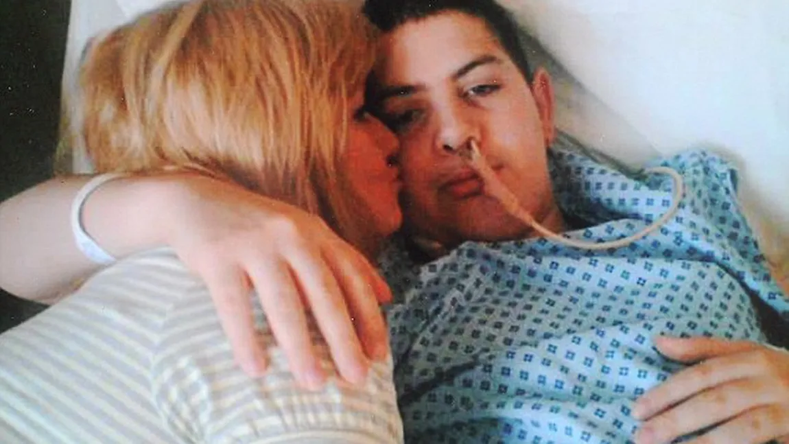 Un tânăr care a supravieţuit unei tumori cerebrale A MURIT DE SETE, în spital