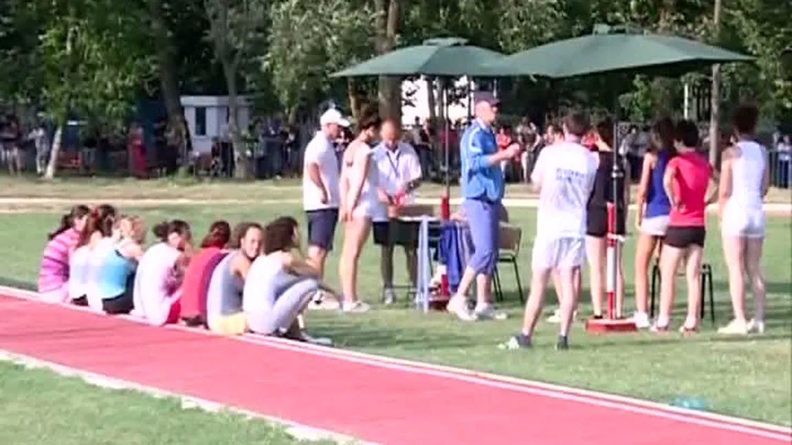 Fetele au susţinut probele sportive pentru admiterea la Academia de Poliţie VIDEO