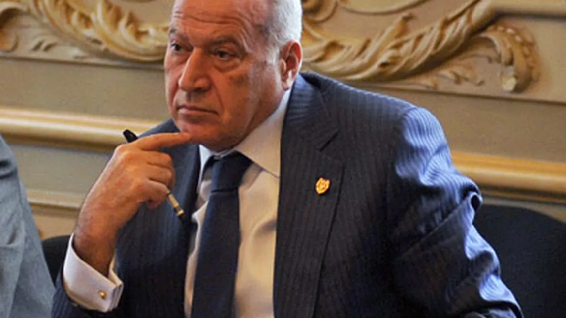 Voiculescu îl dă în judecată pe Traian Băsescu pentru afirmaţii defăimătoare