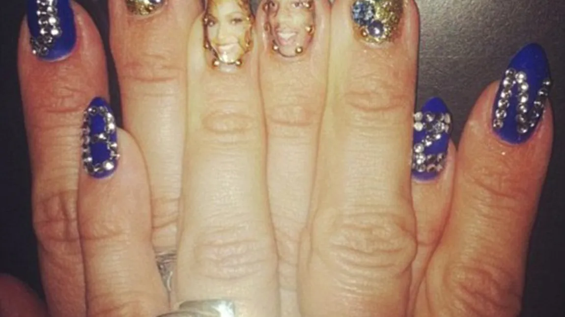 Beyonce are poze cu Jay Z pe unghii