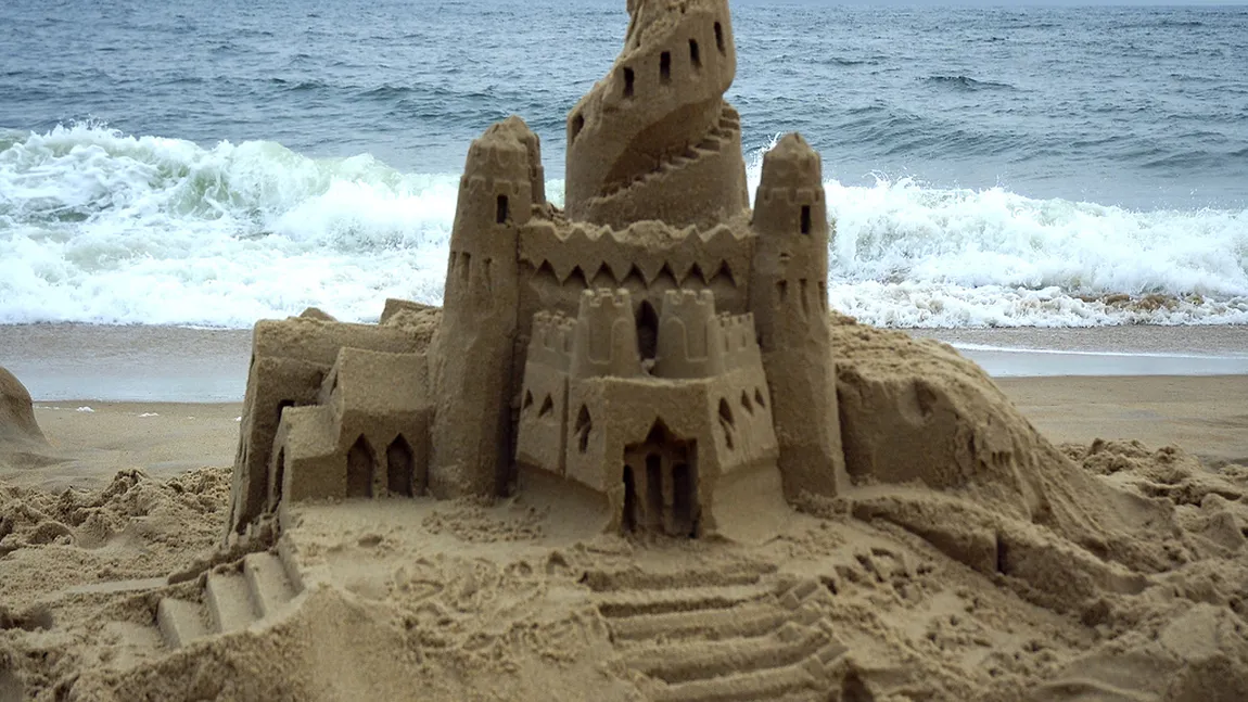 Castelul de nisip perfect! Reţeta ideală pentru o construcţie durabilă