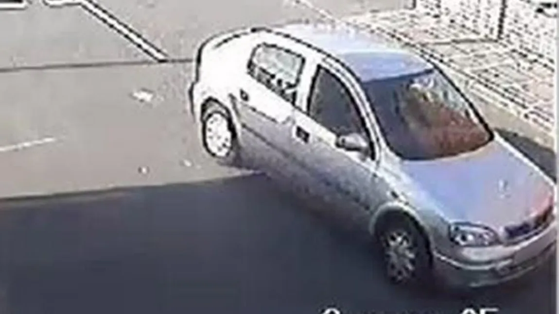O fetiţă de 10 ani se zbate între viaţă şi moarte după ce şi-a salvat frăţiorul din faţa maşinii