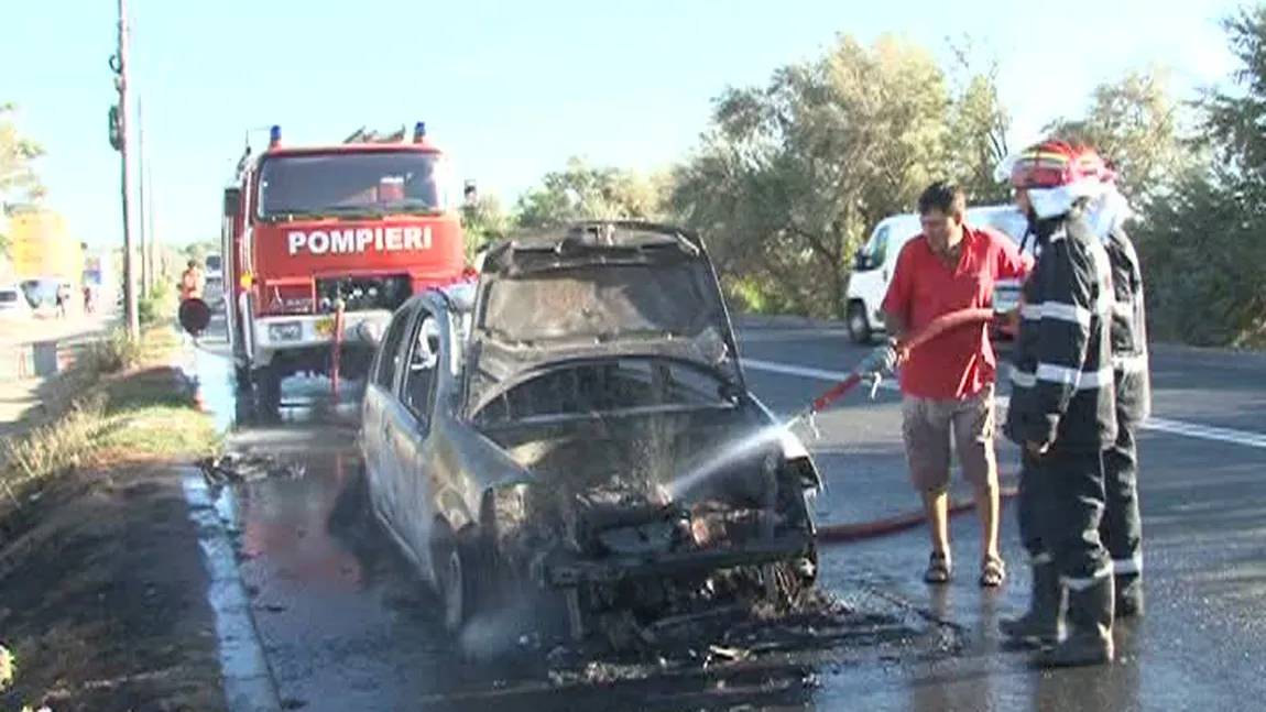 O maşină abia scoasă din service a luat foc în trafic VIDEO