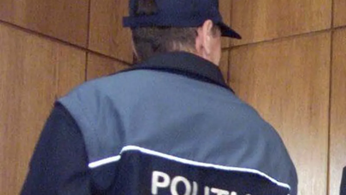 Poliţist din Timişoara, reţinut într-un dosar de furturi din locuinţe