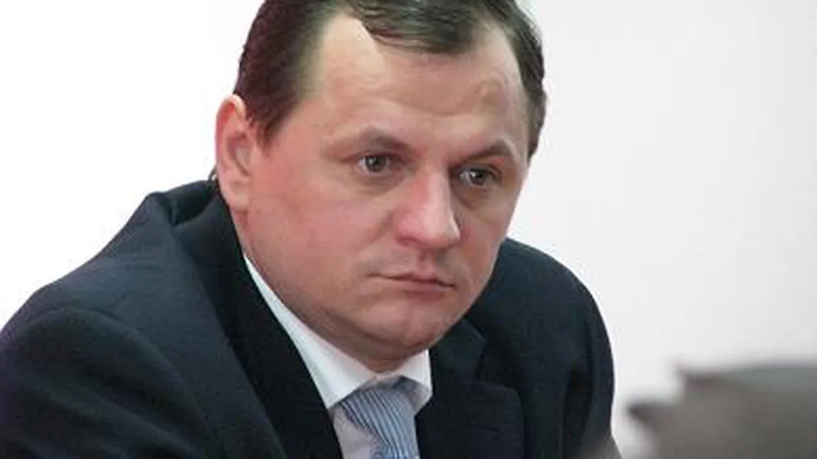 Preşedintele Comisiei SIE: Dacă Meleşcanu are o problemă, să se ducă la CSAT sau la Antonescu