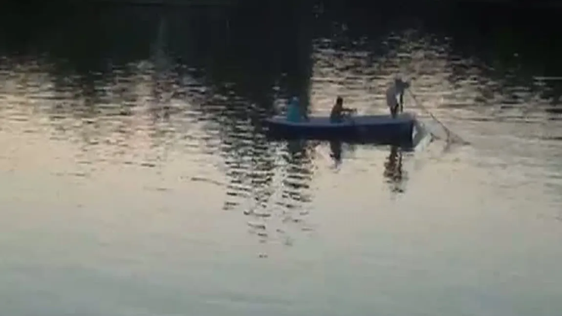 Braconaj pe lacul Herăstrău: Trei bărbaţi sfidează legea în fiecare seară VIDEO