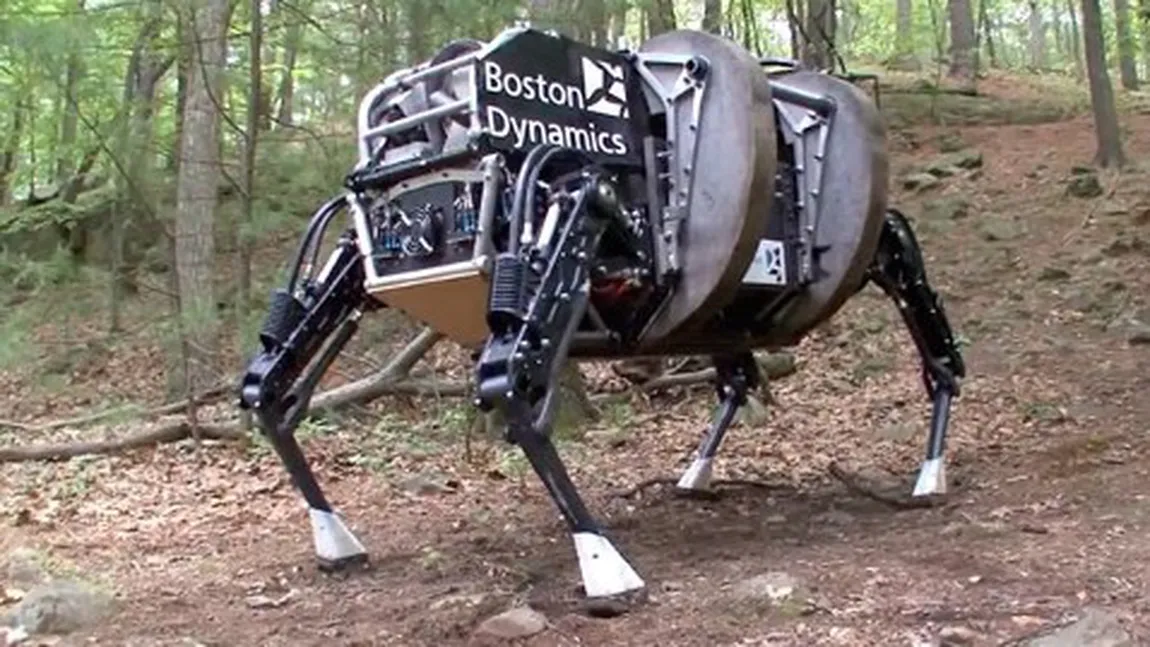 Pentagonul a făcut publici noi roboţi sub formă de... animale VIDEO