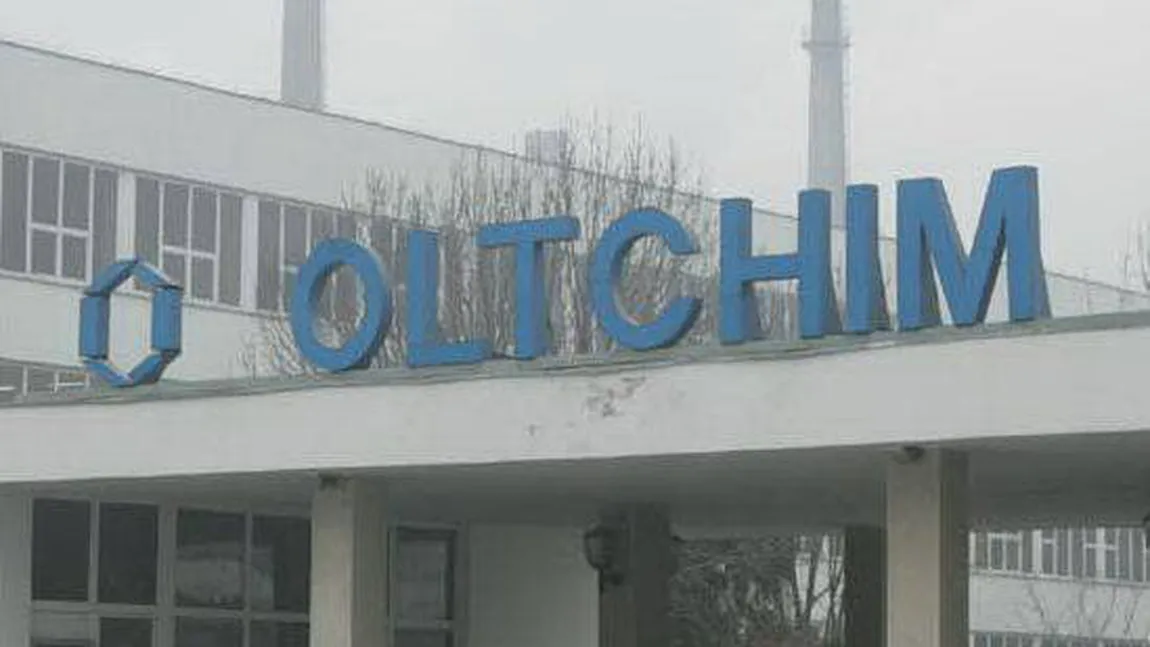 Protest extrem la Oltchim. 15 angajaţi au intrat în greva foamei. Un muncitor a leşinat VIDEO