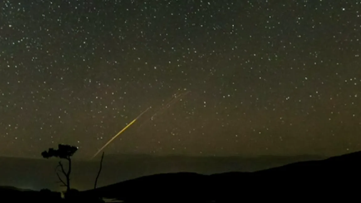 Ploaie spectaculoasă de meteoriţi, pe cerul britanic VIDEO