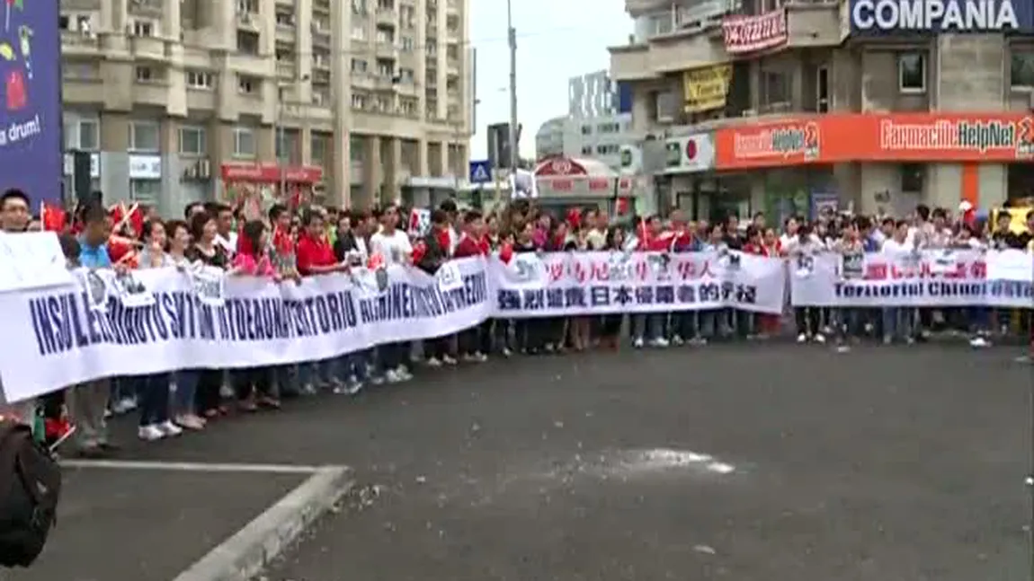 PROTEST în Piaţa Victoriei: Sute de chinezi au scandat împotriva Japoniei VIDEO