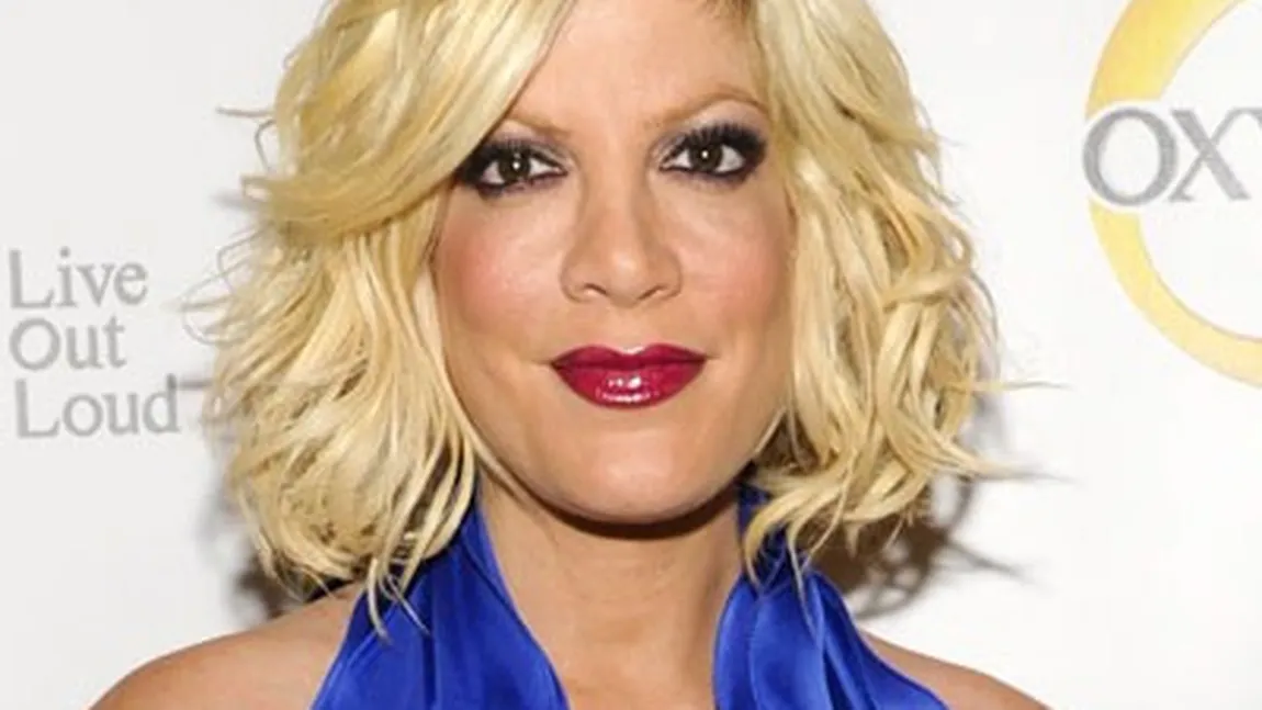 Tori Spelling, operată de urgenţă după ce a născut