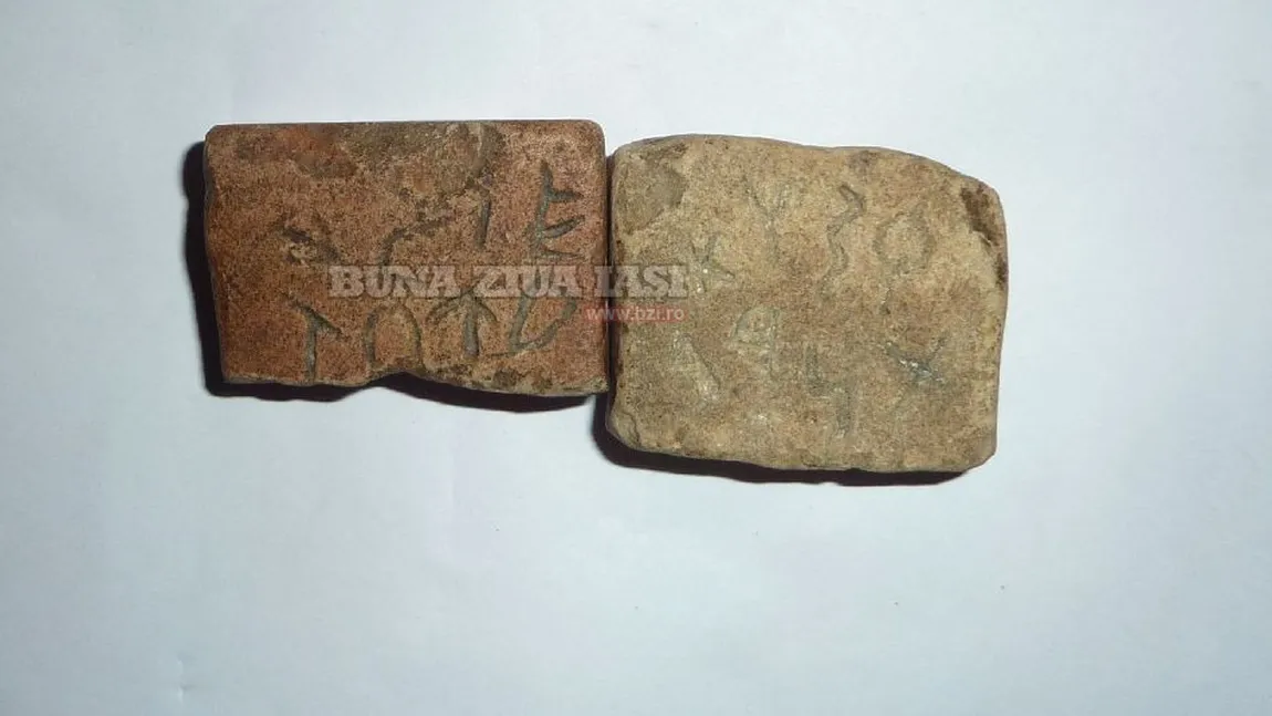 Descoperire arheologică inedită la Iaşi: Două tăbliţe de piatră, cu inscripţii vechi de mii de ani